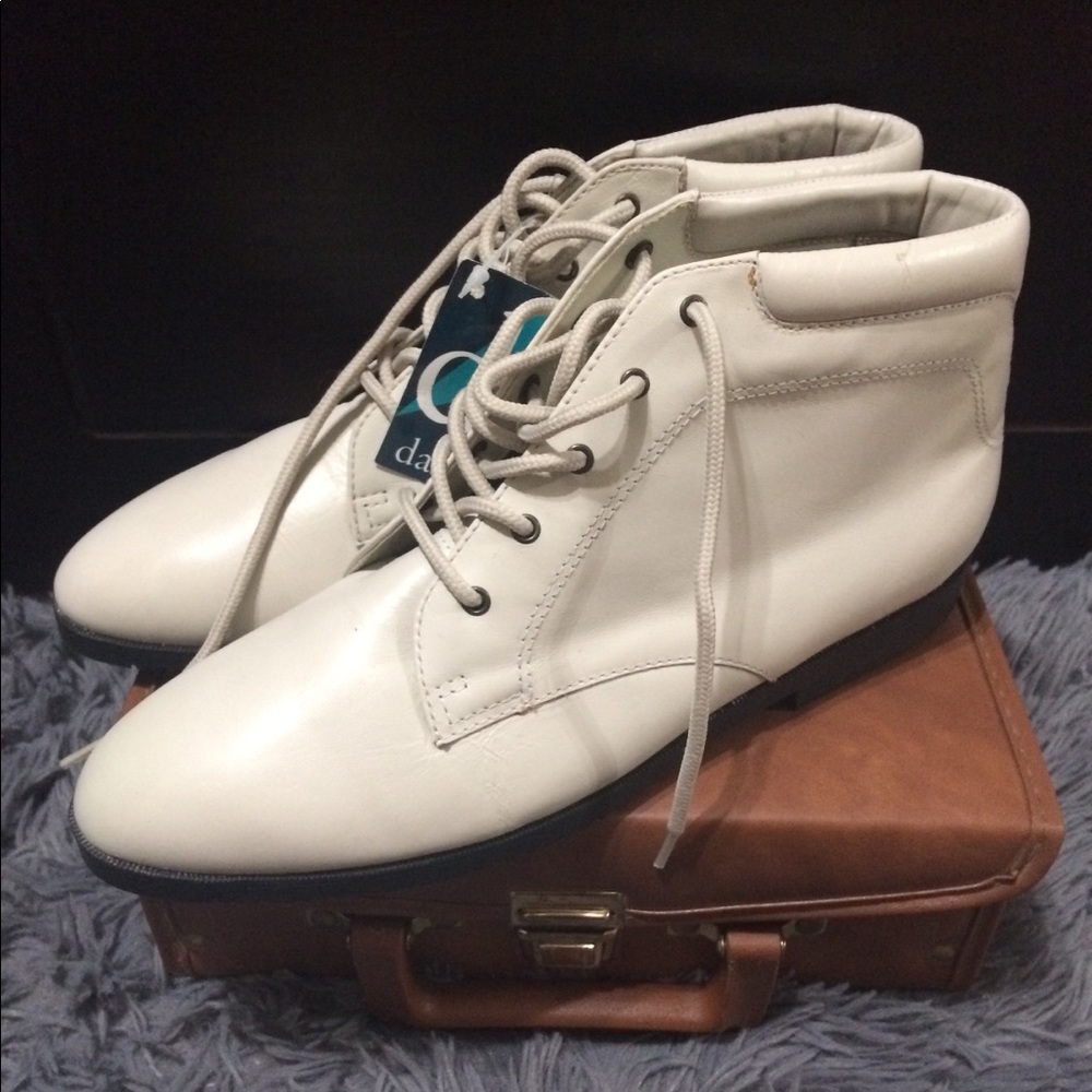 Danexx Vintage White Leather Ankle Boots